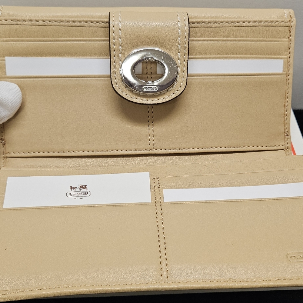NWOT Coach Wallet - Picture 8 of 12